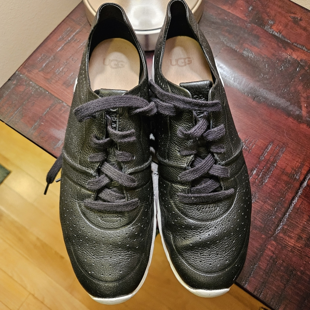 UGG Sneakers